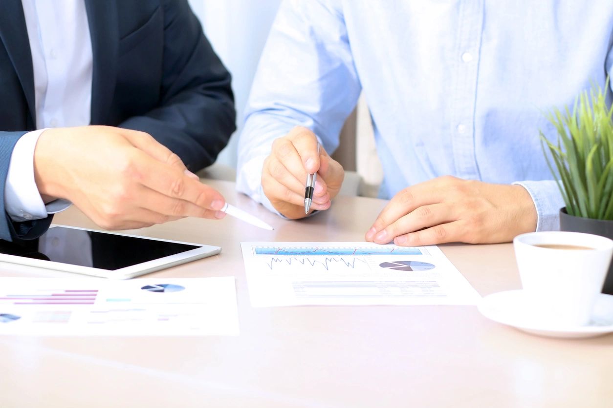 Advantages of Using a Business Broker to Sell a Business